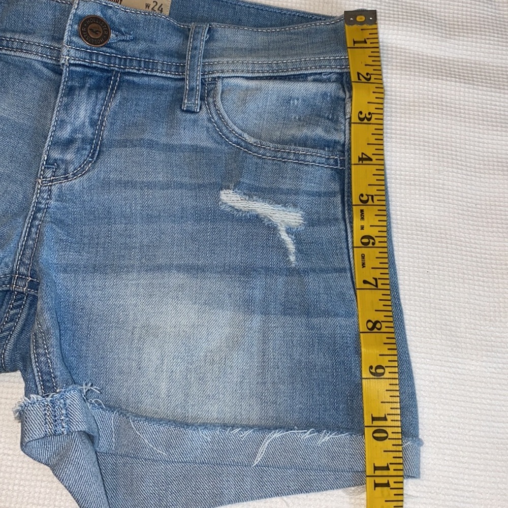 Hollister Midi Jeans Shorts Size 0 W 24 Distressed light wash - Picture 8 of 12